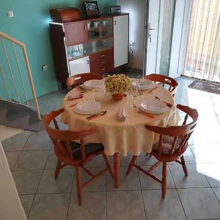 Kuca Za Odmor Marina Holiday home *