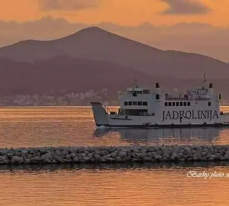 Kuca Za Odmor Marina Sutomiscica