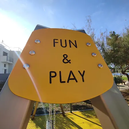 Feriehus Kuca Za Odmor Marina Sutomiscica