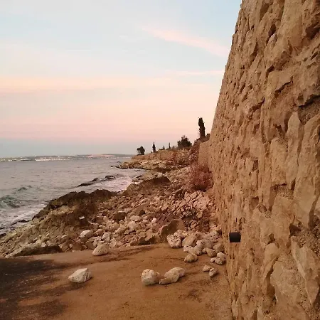 Casa de Férias Kuca Za Odmor Marina Sutomiscica