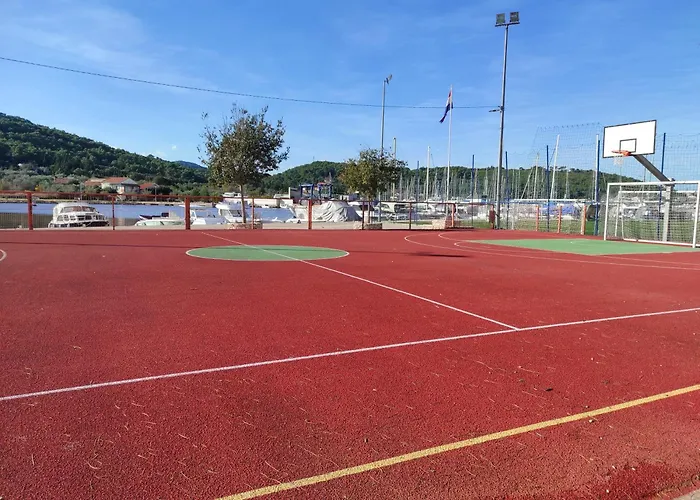 Prázdninový dům Kuca Za Odmor Marina Sutomiscica