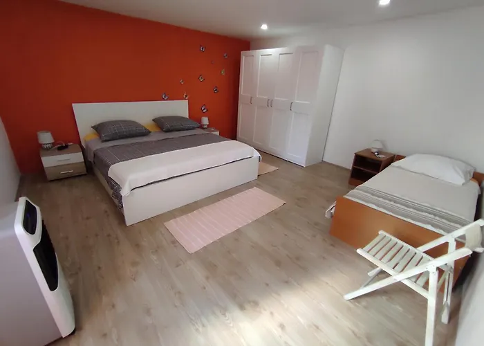 Prázdninový dům Kuca Za Odmor Marina Sutomiscica